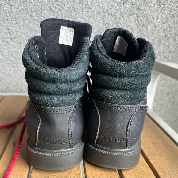 Sorel size 4 hiking /rain boots - Picture 2 of 4